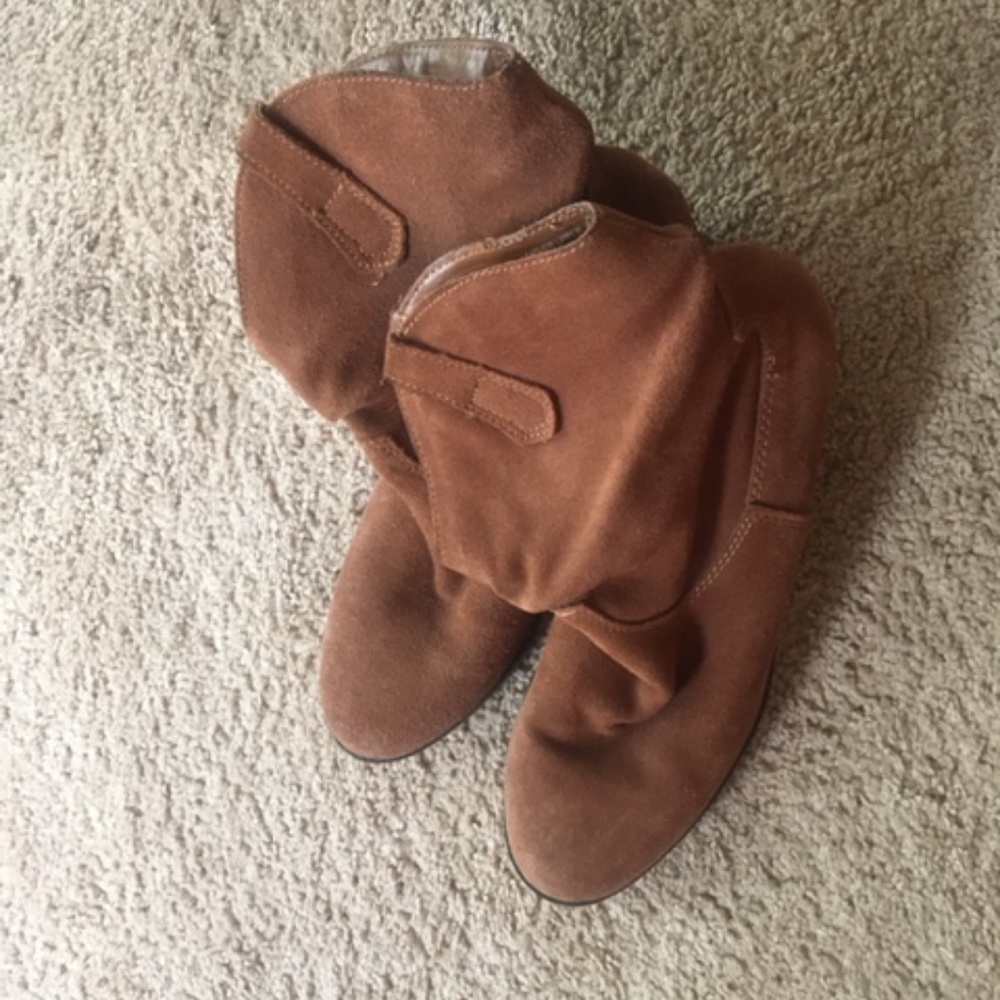 White Mountain Suede Boots Size 8 1/2